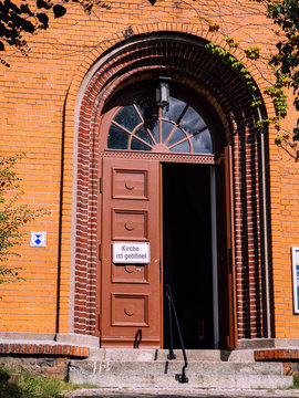 Kirche ist ge&ouml;ffnet