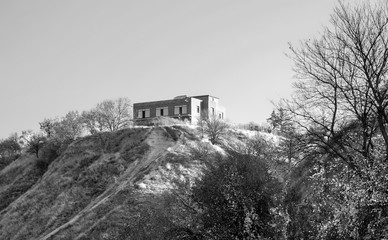 minimalizm square modern house on high heel