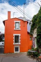 Fototapeta na wymiar Photo maisons colorées du village de Trentemoult, Nantes, France.