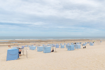 SOULAC-SUR-MER (Médoc, France). Les célèbres cabines de plage