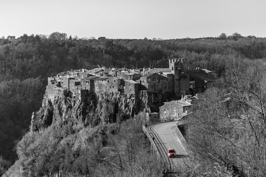 Vista panoramica di Calcata (Italia)