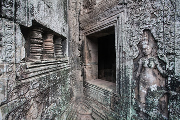 Fototapeta na wymiar Angkor Wat, A temple complex in Cambodia and the largest religious monument in the world