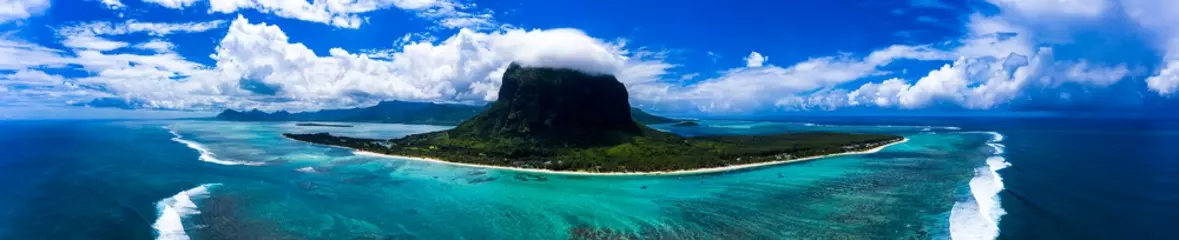 Papier Peint photo Le Morne, Maurice Aerial view, Le Morne mountain, with luxury resorts, Mauritius, Africa