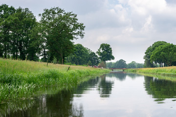 Fototapeta premium Paddeln und Radfahren in Winterswijk Miste