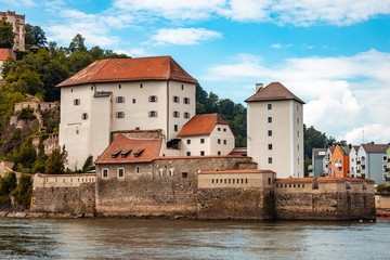 Fototapeta na wymiar Veste Oberhaus and Veste Niederhaus near the river danube in Passau, Germany.