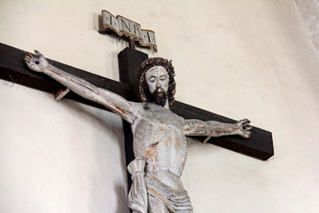 antico crocifisso ligneo nella chiesa di Santo Stefano a Pinzano (Bolzano)