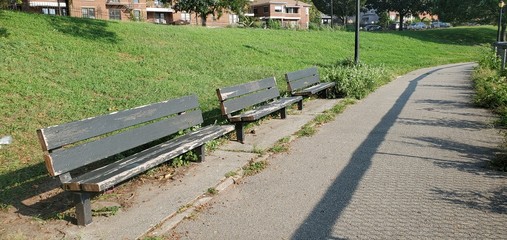 Fototapeta na wymiar benches the park