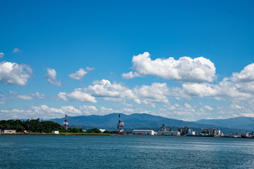 Naklejka premium 港のパpラマ