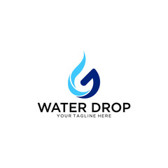 Obraz premium Letter G logo at blue water splash background. Vector ecology elements for posters, t-shirts, ecology presentation or card.