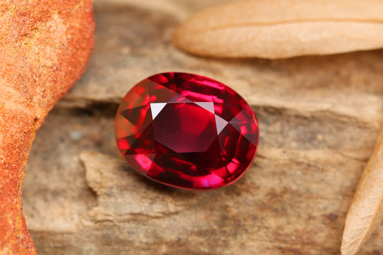 Red Gem Art and Decoration Gemstone RED RUBY