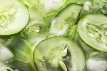 Cucumber water with ice