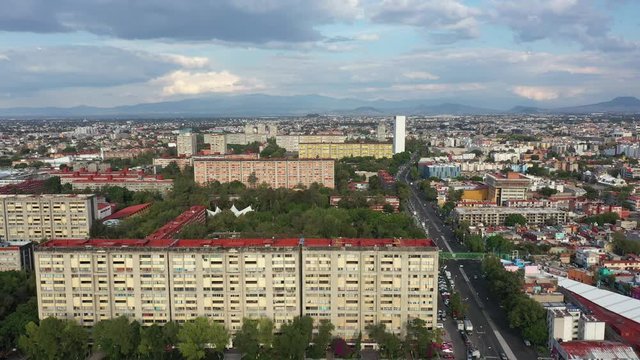 Vista a&eacute;rea sobre el Conjunto Habitacional Nonoalco Tlatelolco al norte de la Ciudad de M&eacute;xico