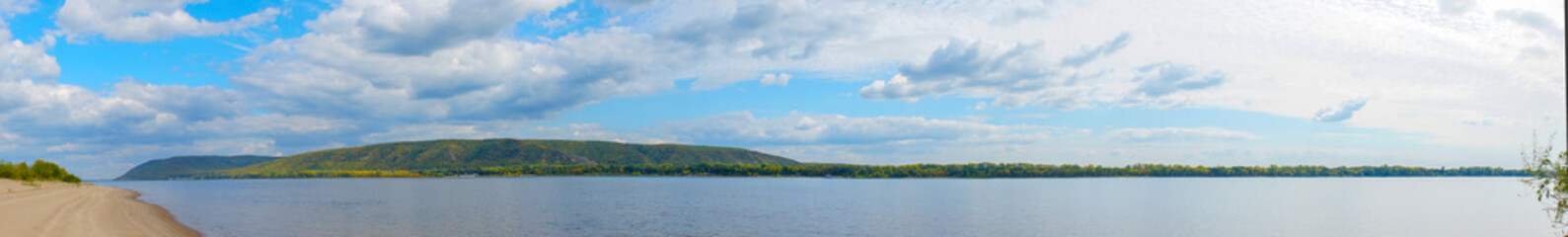Fototapeta na wymiar Panorama of the Big Volga river in front of the Zhiguli mountains