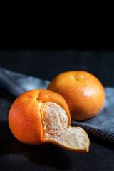 mandarinas, dark food
