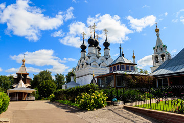 Fototapeta na wymiar Holy Trinity convent in Murom, Russia