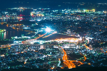 Fototapeta na wymiar 皿倉山より望む北九州方面の夜景