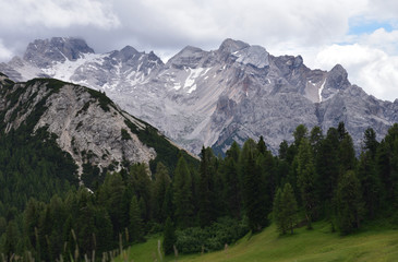 Fototapeta premium Gray massif