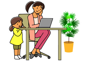 リモートワークをする母親と子ども
