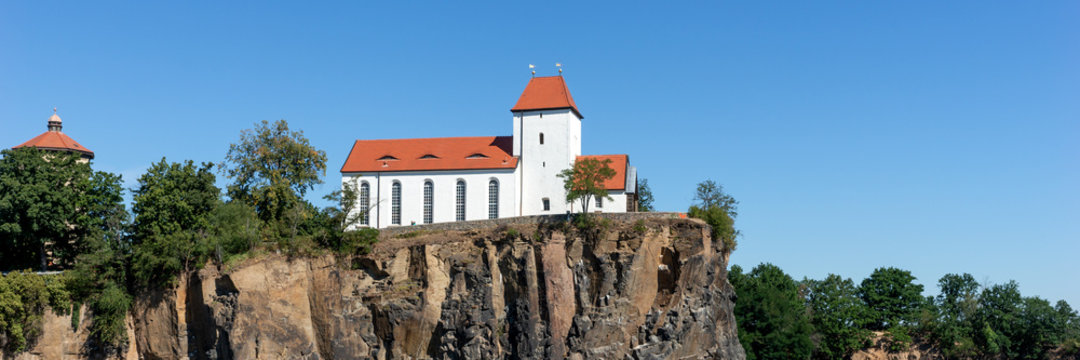 Panorama der Bergkirche Beucha bei Brandis in Sachsen. Deutschland. Europa