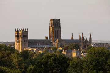 Obraz premium Durham cathedral during golden hour