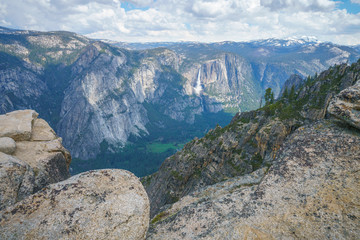 hiking the pohono trail to the taft point, yosemite national park, usa