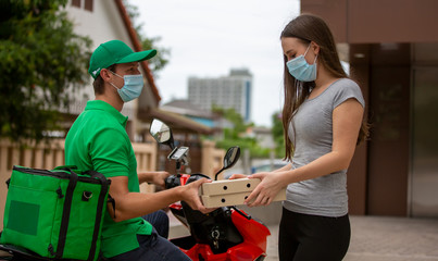 Mask in the Everyday,  women take delivery box from deliveryman