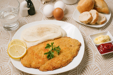 Milanesa con puré