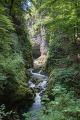 Cascade et gorges de la Langouette, dans le Jura à les Planches-en-montagne