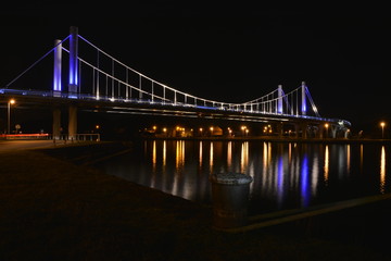 Fototapeta na wymiar Bridge at night