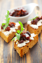 Pumpkin and tomato chutney on pumpkin bread