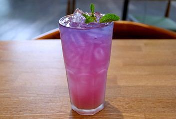 Iced Butterfly Pea Flower Tea Changed from Blue to Purple Color after Added Fresh Lime Juice