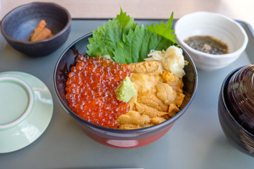 うにいくら丼