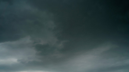 Obraz premium Pre-stormy sky Black background Malaysia Thailand border