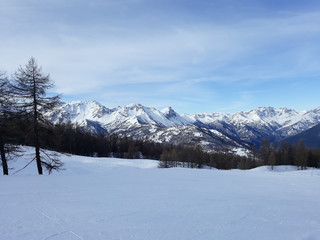 Fototapeta na wymiar Winter mountain scene in Sauze D'oulx