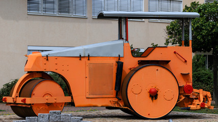 Historische Straßenbau-Walze
