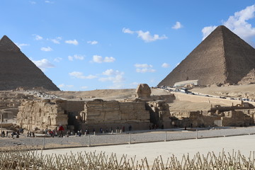 sphinx and pyramid of giza