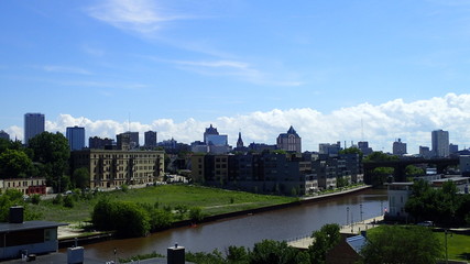 Fototapeta premium Downtown Milwaukee from Riverwest