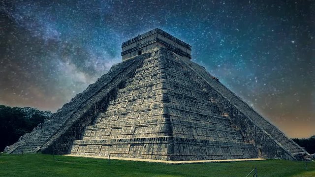Incre&iacute;bles ruinas Mayas de Chich&eacute;n Itz&aacute; en Yucat&aacute;n, M&eacute;xico. Lugar muy recomendado para visitar.