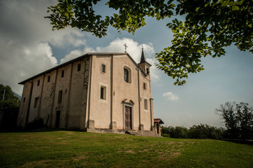 Fototapeta na wymiar veduta del santuario della Brughiera (Biella, Piemonte, Italia)
