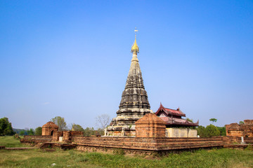 Fototapeta na wymiar Beautiful ancient Buddhist temples, stupas and pagodas, Myanmar