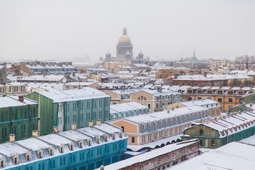 Obraz premium Rooftop cityscape of Saint Petersburg in winter time wit view on Saint Isaac's cathedral