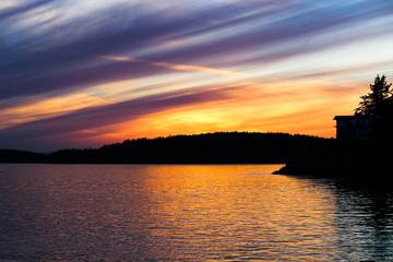 Naklejka premium sunset over the bay