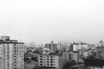 cidade em dia nublado