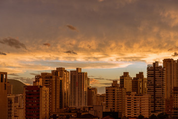 paisagem urbana na hora dourada