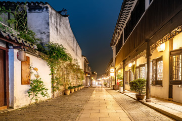 Obraz premium At night, the streets of Zhouzhuang Ancient Town, Suzhou, China