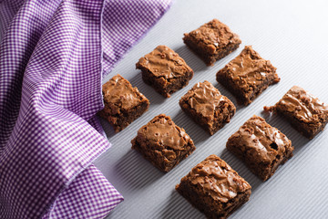 deliciosos brownies hechos en casa
