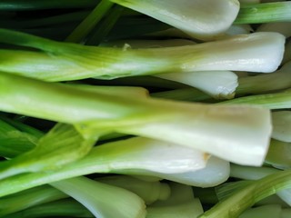 fresh vegetables used for cooking contain vitamins that benefit the body.