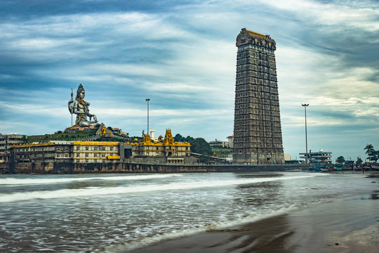 murdeshwar temple early morning view from low angle with sea waves