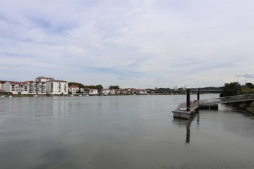 Le fleuve Adour dans la ville de Bayonne, ville de Bayonne, d&eacute;partement des Pyr&eacute;n&eacute;es Atlantiques,  r&eacute;gion Nouvelle Aquitaine, France