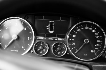 Fototapeta premium car speedometer and dashboard